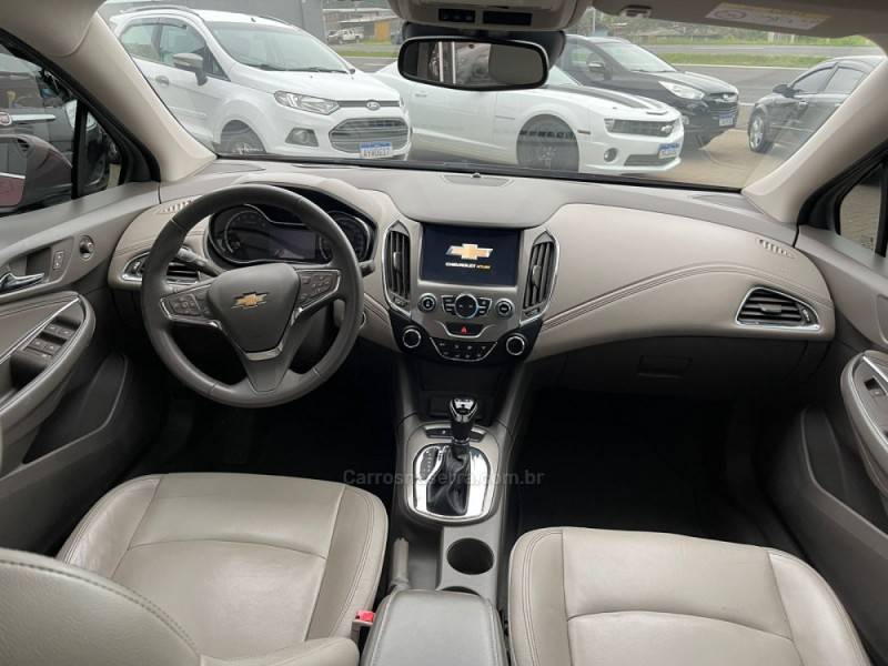 CHEVROLET - CRUZE - 2017/2018 - Vermelha - Sob Consulta