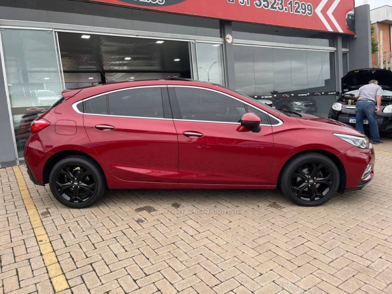 CHEVROLET - CRUZE - 2017/2018 - Vermelha - Sob Consulta