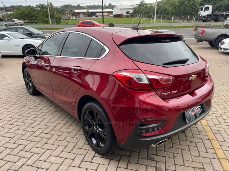 CHEVROLET - CRUZE - 2017/2018 - Vermelha - Sob Consulta